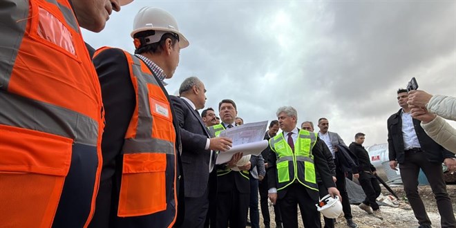 Bakan Tunç, Sakarya Adalet Sarayı inşaatında incelemelerde bulundu
