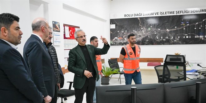 Bakan Uraloğlu, Bolu Dağı Bakım ve İşletme Şefliği'ni ziyaret etti