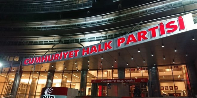 İzmir'de İşten Çıkarılan İşçilerden CHP Genel Merkezine Yürüme Kararı
