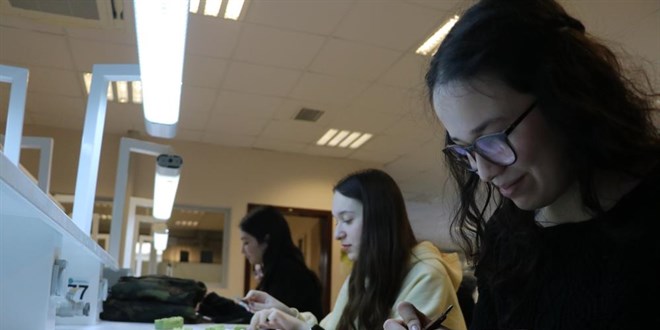 Türkiye'de ilk! Lise bitmeden üniversiteli oldular