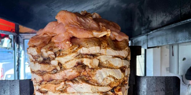 Pişmiş Tavuk Döner Üzerine Çiğ Tavuk Tehlikesi
