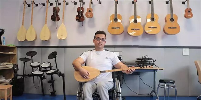 Gittiği kurslarla moral bulan felçli Sefa'nın büyük başarısı