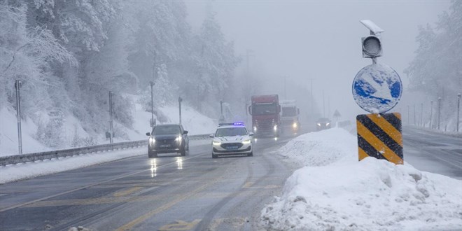 Bolu Dağı geçişi yeniden ulaşıma açıldı