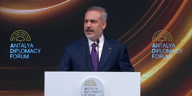 Fidan: T�rkiye krizlerin tam kalbinde, ��z�m�n de merkezinde duran bir �lke