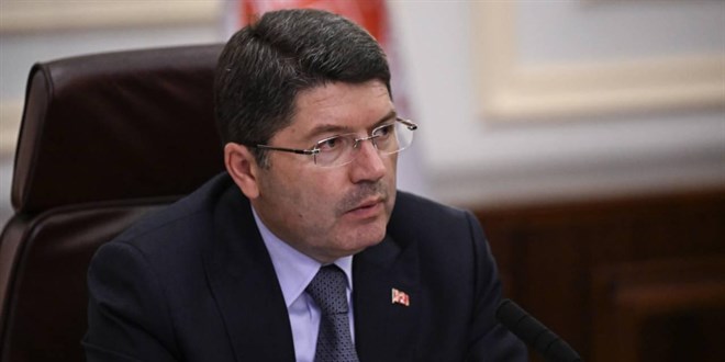 Bakan Tunç'tan başıboş köpeklerden kaçarken hayatını kaybeden genç için başsağlığı mesajı