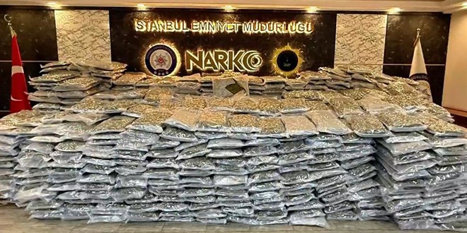 İstanbul'da 880 kg uyuşturucu madde ele geçirildi