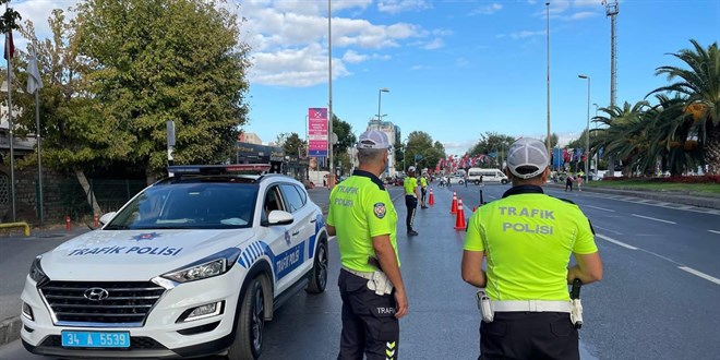 Hız, ışık ve şerit ihlallerine daha ağır yaptırımlar geliyor