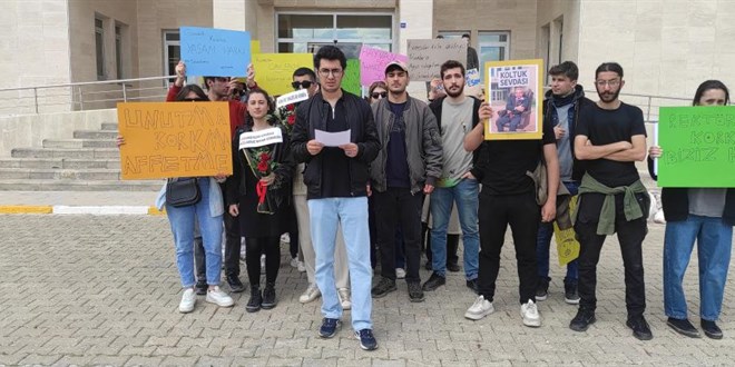 Öğrenciler ölen arkadaşları için eylem yaptı, üniversite ile ilgili yeni skandal ortaya çıktı