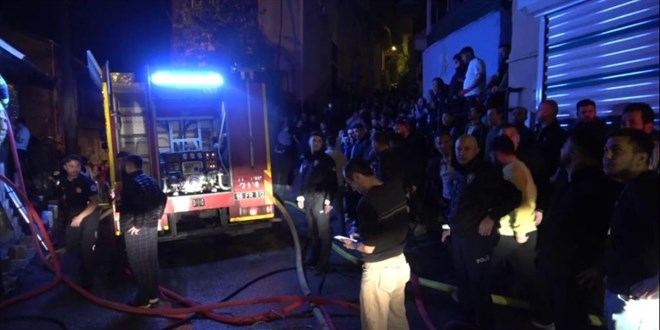 Bursa'da �ki Katl� Evde ��kan Yang�n B�y�d�