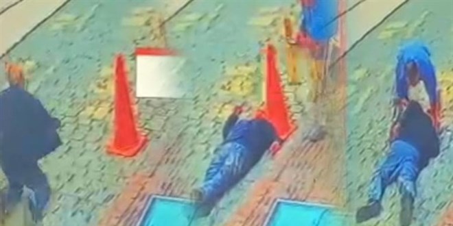 Yolda y�r�rken kalp krizi ge�irdi! Bir anda yere y���ld�