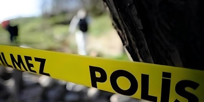 Kar maskeleriyle polis aracını kurşunladılar