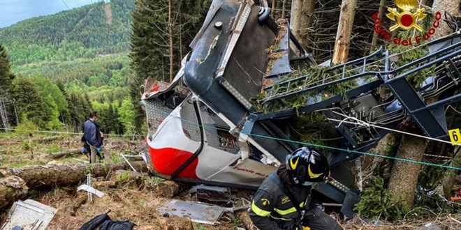 İtalya'da teleferik kazası: 4 ölü, 1 yaralı
