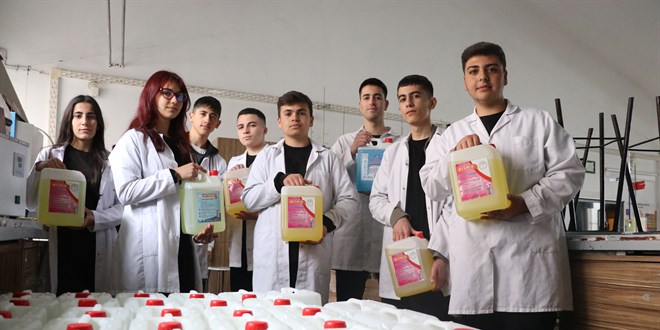 Meslek Lisesi Öğrencileri Fabrika Gibi Üretiyor
