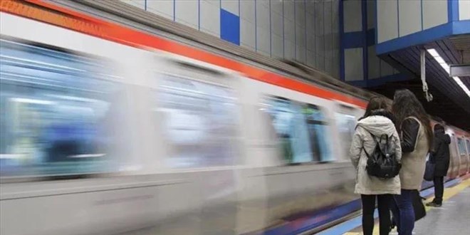 Metrodaki arıza İstanbullulara zor anlar yaşattı