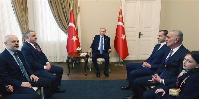 Cumhurbaşkanı Erdoğan, UEFA Başkanı Ceferin'i kabul etti