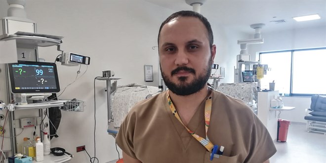 Deprem Annda Bebekleri Koruyan Hemire Konutu