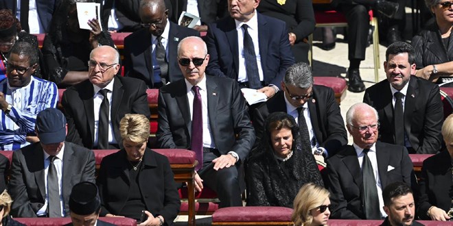 TBMM Başkanı Kurtulmuş, Papa Franciscus'un cenaze törenine katıldı