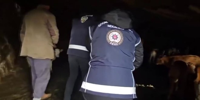 İki ilde 433 düzensiz göçmen ile 42 göçmen kaçakçısı yakalandı