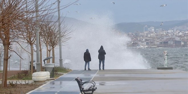 İstanbul Valiliğinden fırtına uyarısı
