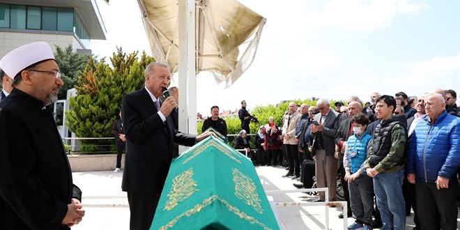 Erdoğan vefat eden Arapça öğretmeninin cenazesine katıldı