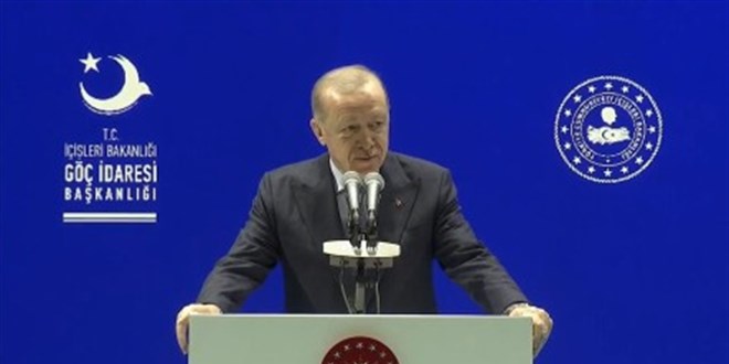 Erdoğan: Türkiye'de 4 Milyon 33 Bin Göçmen Var