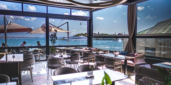 Karaköy'ün Yükselen Yıldızı: Loi Bosphorus ile Boğaza Karşı Elit Bir Kahvaltı Deneyimi
