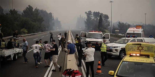 srail'de tarihi yangn: Uluslararas yardm ars