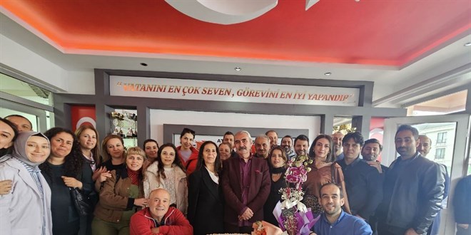 43 Yıllık Öğretmen Yahya Gülhan'a Duygusal Veda