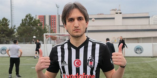 Engel Tanmayan retmen: Emre Aslan Milli Formayla Sahalarda