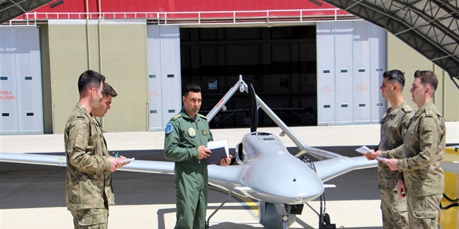 �HA-S�HA Pilotlar�n�n E�itim �ss� Isparta