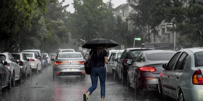 Meteoroloji'den 11 l in Kuvvetli Ya Uyars