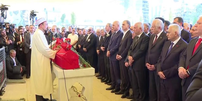 Sırrı Süreyya Önder son yolculuğuna uğurlanıyor