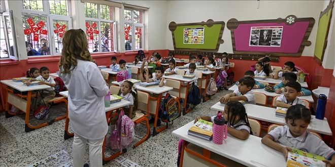 retmenlerin yer deitirme takvimi balyor, fakat ynetmelik yok