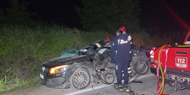 Bursa'da cip ile otomobilin çarpıştığı kazada 3 kişi öldü, 1 kişi yaralandı