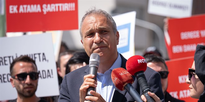 Ba�kentte atama bekleyen ��retmen adaylar� bas�n a��klamas� yapt�