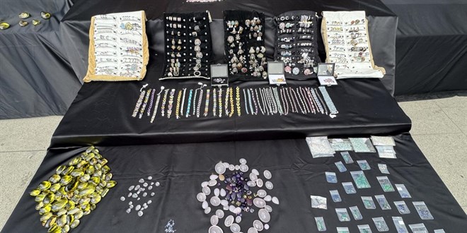 �stanbul'da 250 Milyon Liral�k De�erli Ta� Ka�ak��l��� Engellendi