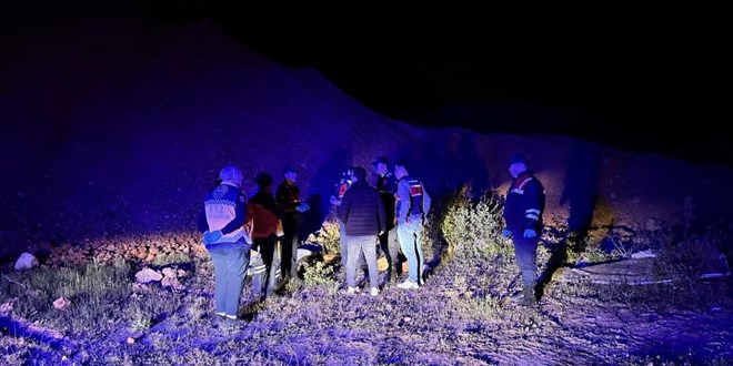 Ka�ak kaz� yapan defineciler g���k alt�nda kald�: 1 �l�