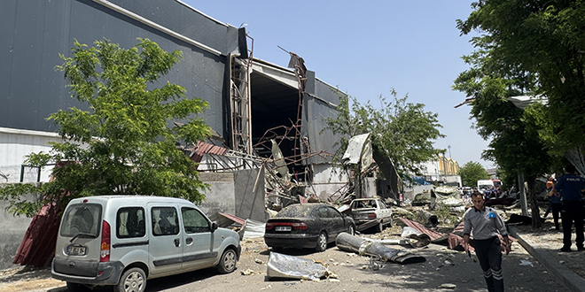Gaziantep'te hal� fabrikas�nda patlama: 7 i��i yaraland�