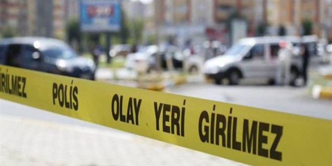 Otoparkta Yal Adamn zerinden Ara Geti