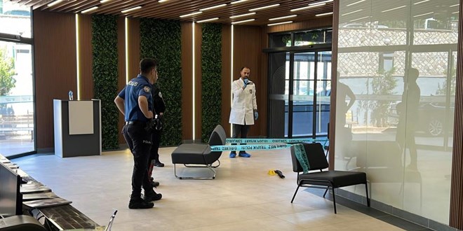 Hastanede eski eş dehşeti: Tıbbi sekreter karısını öldürdü