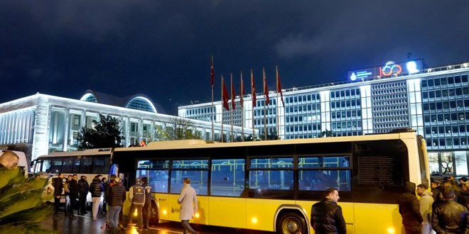 stanbul'da zel Halk Otobsleri Kontak Kapatt