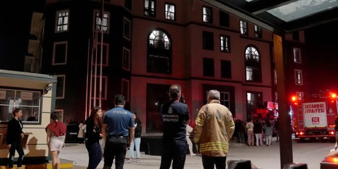 stanbul Tuzla'da Kz renci Yurdunda Yangn Panii