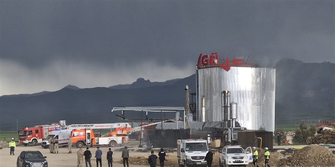 Asfalt retim tesisinde gaz skmas kaynakl patlama: 1 l
