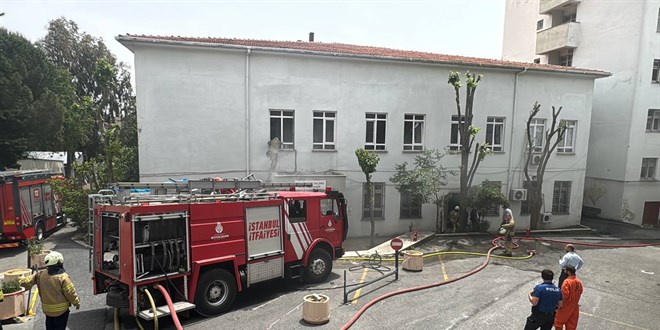 skdar Devlet Hastanesinin ecza deposunda yangn