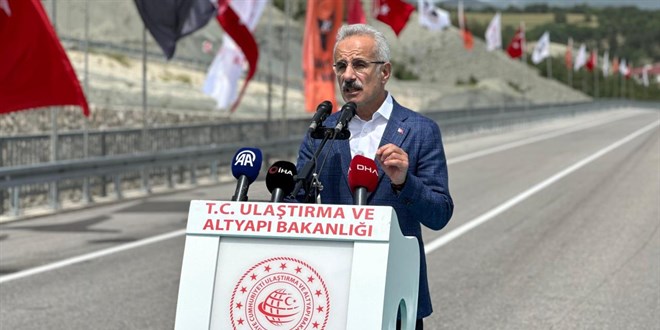 evre Yolu Ald: 15 Dakikalk Yol 4 Dakikaya Dt