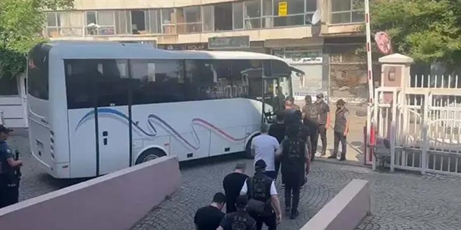 FETÖ'ye yönelik İzmir merkezli operasyonda 13 tutuklama