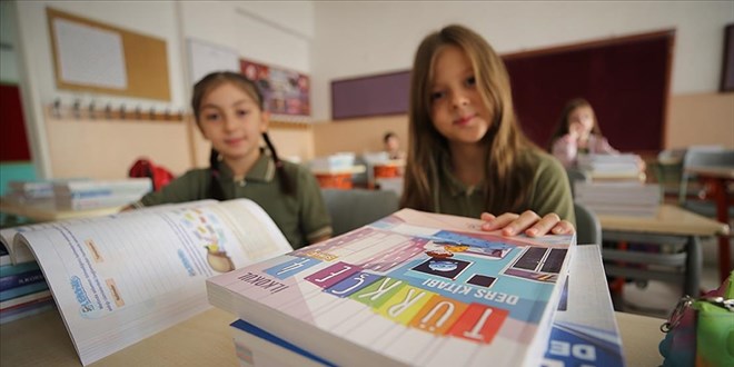 MEB'den Yeni Proje: retmen Hikayeleri Okul Kitaplarnda