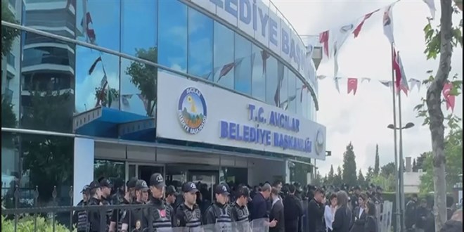 Avc�lar Belediyesi'nde arama yap�ld�