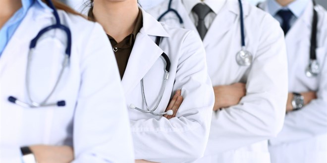 Maliyenin radarna takldlar! 3 bin 663 doktor yksek riskli kt