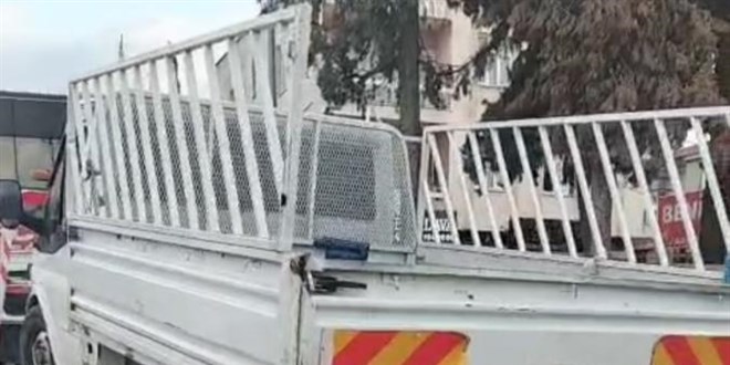 Ters y�ne girip kad�n �of�re hakaret etti, ehliyetsiz ��kt�